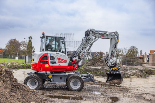 Takeuchi TB370W 49